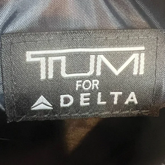 AMENITY TOILETRY MAKEUP TRAVEL BAG BLUE - Picture 7 of 7